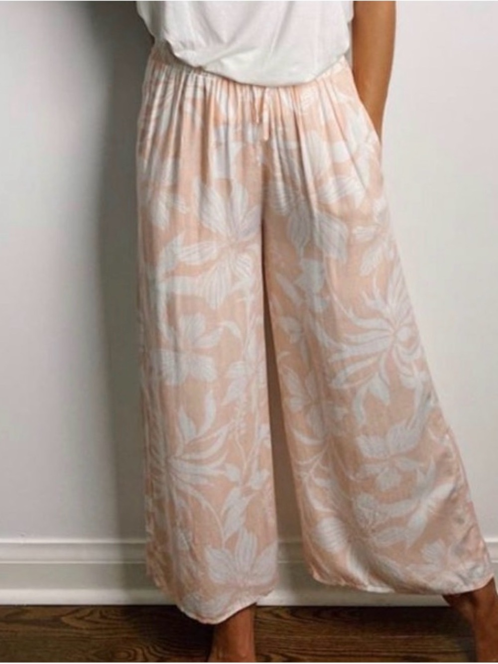Cozy Casual Light Pink & White Floral Cropped Wide-Leg Pants